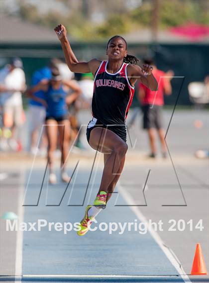 Thumbnail 3 in CIF SS Track and Field Masters Meet (Girls Events) photogallery.