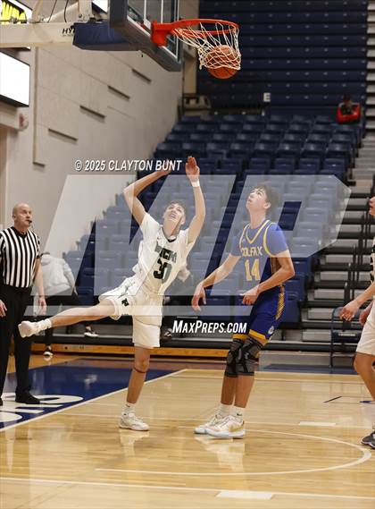Thumbnail 2 in Pendleton vs. Colfax (Avista Holiday Tournament) photogallery.