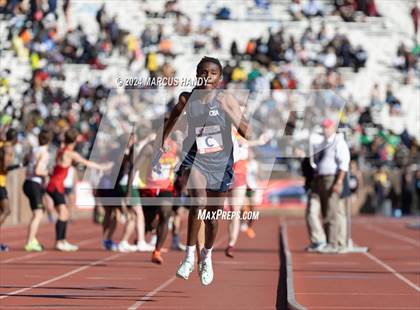 Thumbnail 3 in Penn Relays (Distance Medley) photogallery.