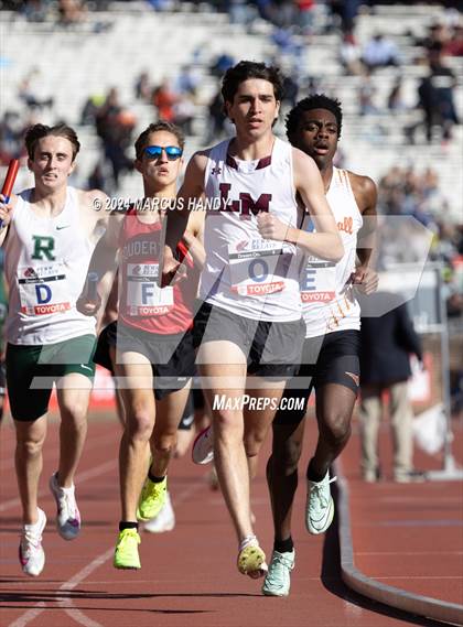 Thumbnail 2 in Penn Relays (Distance Medley) photogallery.