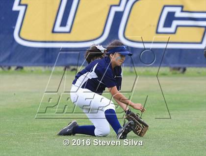 Thumbnail 2 in Grossmont vs. University City (CIF SDS D3 Final) photogallery.