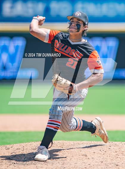 Thumbnail 2 in Ira vs. Fayetteville (UIL 1A Baseball Final) photogallery.