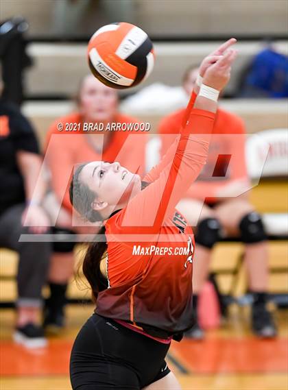 Thumbnail 3 in Ledford @ North Davidson photogallery.