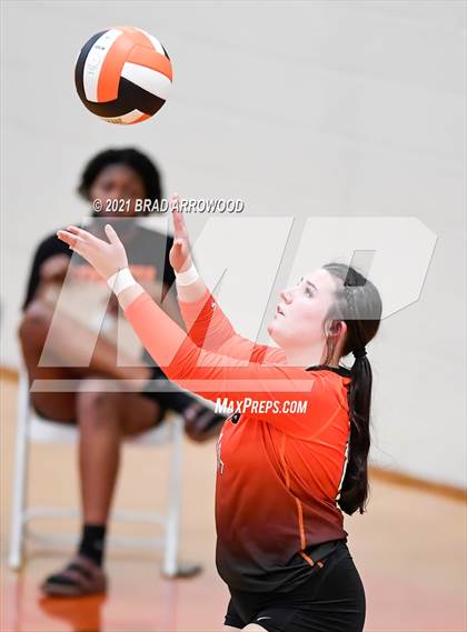 Thumbnail 2 in Ledford @ North Davidson photogallery.
