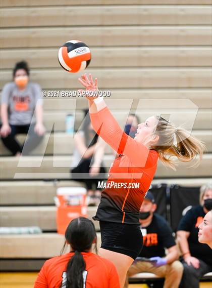 Thumbnail 1 in Ledford @ North Davidson photogallery.