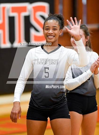 Thumbnail 1 in Ledford @ North Davidson photogallery.