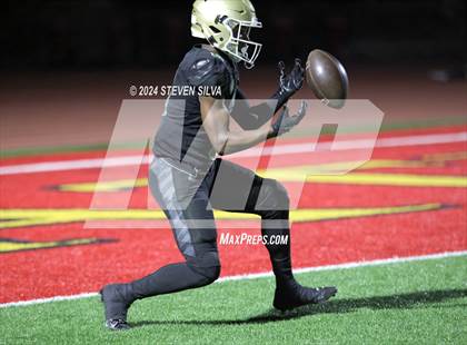 Thumbnail 2 in Long Beach Poly vs. Serra (Honor Bowl) photogallery.