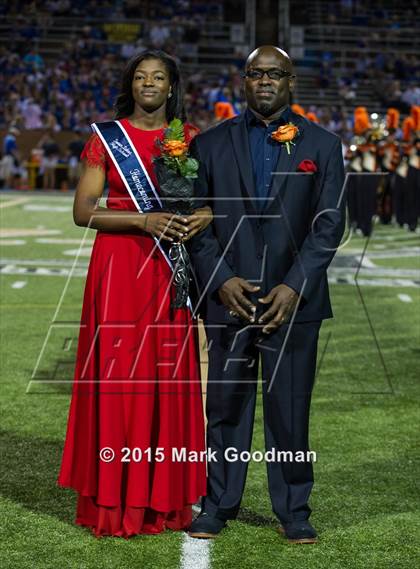 Thumbnail 3 in Seven Lakes vs Katy Taylor photogallery.