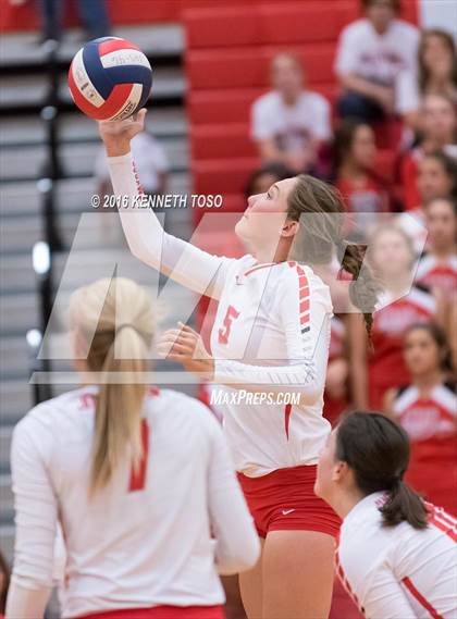 Thumbnail 2 in Jourdanton vs. Lago Vista (UIL 3A Bi-District) photogallery.