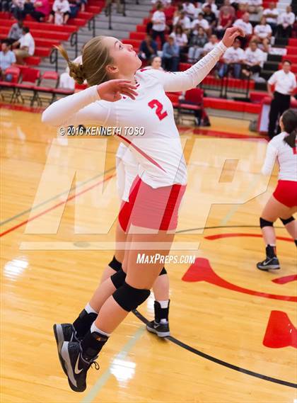 Thumbnail 3 in Jourdanton vs. Lago Vista (UIL 3A Bi-District) photogallery.