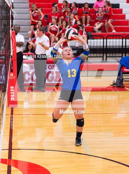 Thumbnail 2 in Jourdanton vs. Lago Vista (UIL 3A Bi-District) photogallery.