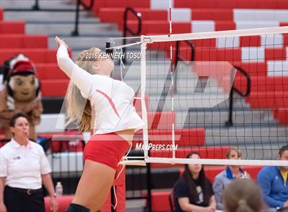 Thumbnail 1 in Jourdanton vs. Lago Vista (UIL 3A Bi-District) photogallery.