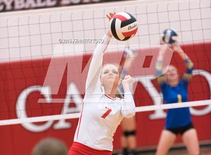 Thumbnail 2 in Jourdanton vs. Lago Vista (UIL 3A Bi-District) photogallery.