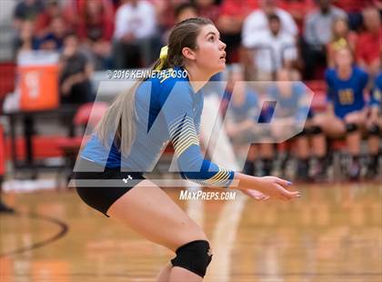 Thumbnail 2 in Jourdanton vs. Lago Vista (UIL 3A Bi-District) photogallery.