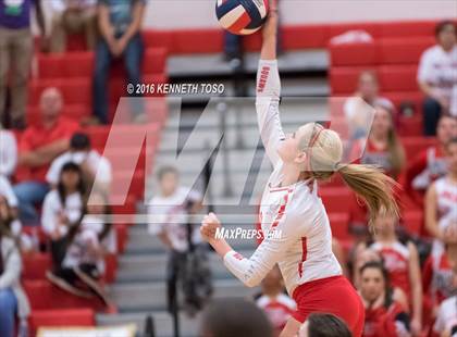 Thumbnail 1 in Jourdanton vs. Lago Vista (UIL 3A Bi-District) photogallery.