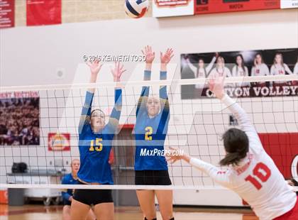 Thumbnail 1 in Jourdanton vs. Lago Vista (UIL 3A Bi-District) photogallery.