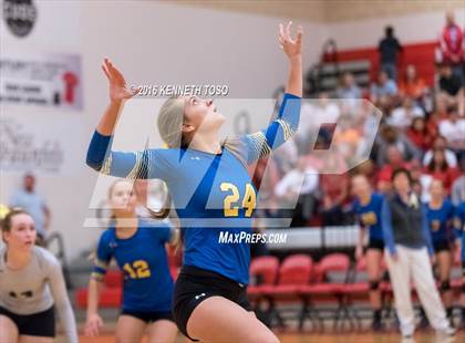 Thumbnail 3 in Jourdanton vs. Lago Vista (UIL 3A Bi-District) photogallery.