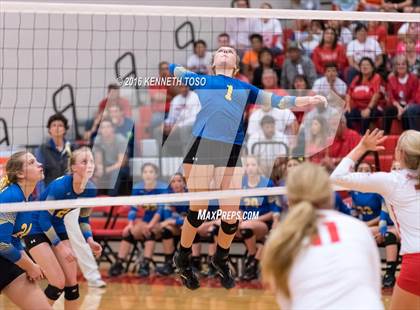 Thumbnail 2 in Jourdanton vs. Lago Vista (UIL 3A Bi-District) photogallery.