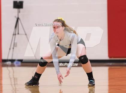 Thumbnail 3 in Jourdanton vs. Lago Vista (UIL 3A Bi-District) photogallery.