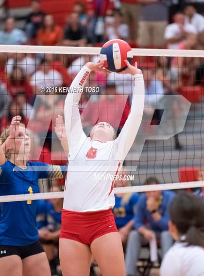 Thumbnail 1 in Jourdanton vs. Lago Vista (UIL 3A Bi-District) photogallery.