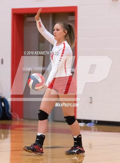 Thumbnail 3 in Jourdanton vs. Lago Vista (UIL 3A Bi-District) photogallery.