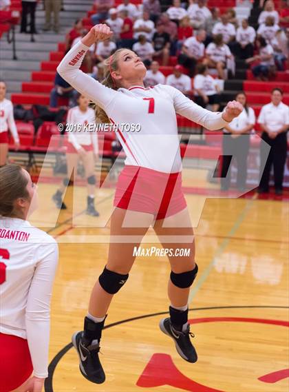 Thumbnail 2 in Jourdanton vs. Lago Vista (UIL 3A Bi-District) photogallery.