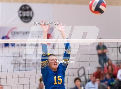 Thumbnail 2 in Jourdanton vs. Lago Vista (UIL 3A Bi-District) photogallery.