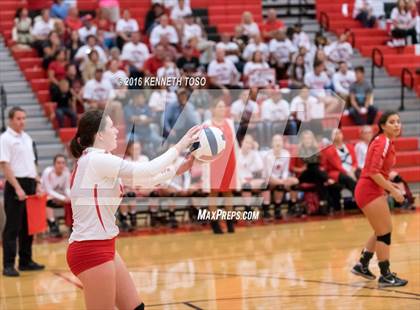 Thumbnail 3 in Jourdanton vs. Lago Vista (UIL 3A Bi-District) photogallery.