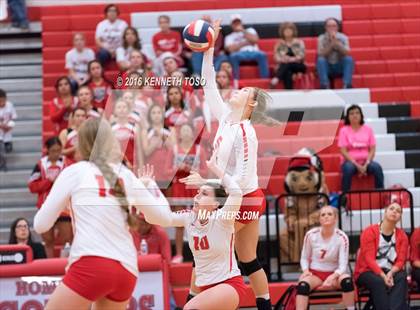 Thumbnail 1 in Jourdanton vs. Lago Vista (UIL 3A Bi-District) photogallery.