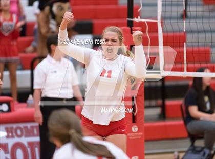 Thumbnail 2 in Jourdanton vs. Lago Vista (UIL 3A Bi-District) photogallery.