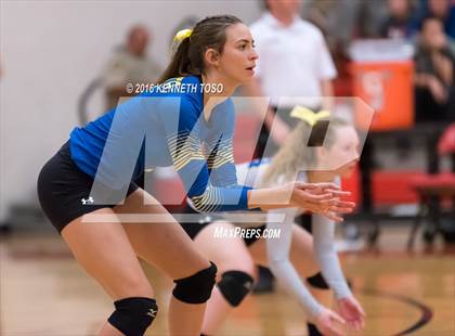 Thumbnail 3 in Jourdanton vs. Lago Vista (UIL 3A Bi-District) photogallery.