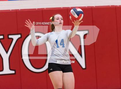 Thumbnail 3 in Jourdanton vs. Lago Vista (UIL 3A Bi-District) photogallery.