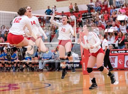 Thumbnail 3 in Jourdanton vs. Lago Vista (UIL 3A Bi-District) photogallery.