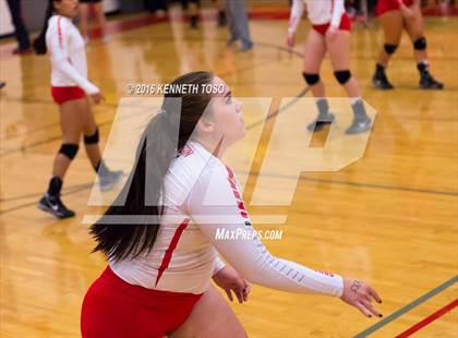 Thumbnail 1 in Jourdanton vs. Lago Vista (UIL 3A Bi-District) photogallery.