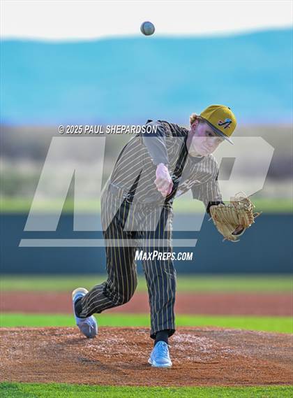 Thumbnail 2 in Arapahoe @ Mountain Vista photogallery.