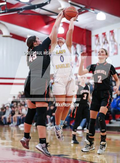 Thumbnail 2 in Line Mountain vs. Towanda (PIAA District IV Class AAA Semi-final) photogallery.