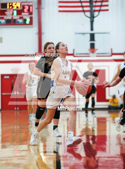 Thumbnail 2 in Line Mountain vs. Towanda (PIAA District IV Class AAA Semi-final) photogallery.