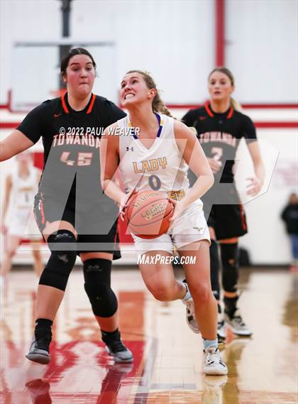 Thumbnail 3 in Line Mountain vs. Towanda (PIAA District IV Class AAA Semi-final) photogallery.