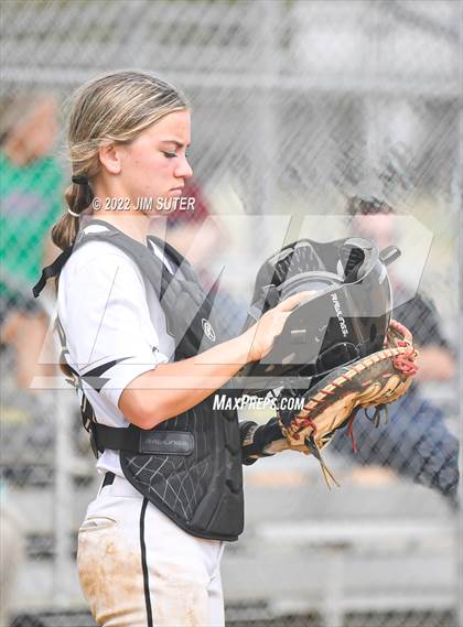Thumbnail 2 in Montgomery vs Conroe (Brenham Tournament) photogallery.