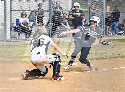 Thumbnail 2 in Montgomery vs Conroe (Brenham Tournament) photogallery.