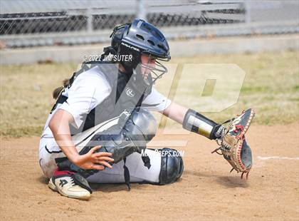 Thumbnail 2 in Montgomery vs Conroe (Brenham Tournament) photogallery.