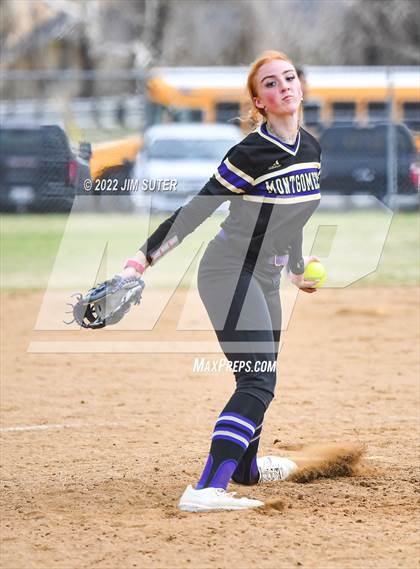 Thumbnail 3 in Montgomery vs Conroe (Brenham Tournament) photogallery.