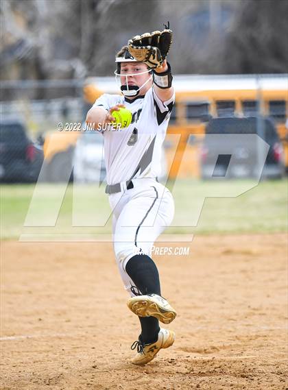 Thumbnail 1 in Montgomery vs Conroe (Brenham Tournament) photogallery.