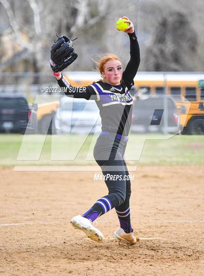 Thumbnail 1 in Montgomery vs Conroe (Brenham Tournament) photogallery.
