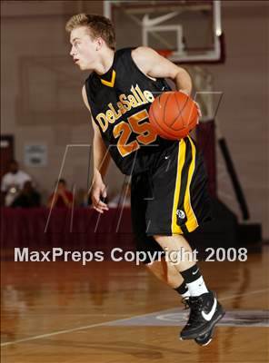 Thumbnail 3 in DeLaSalle vs. St. Pius X (Houston vs the Nation Tournament) photogallery.