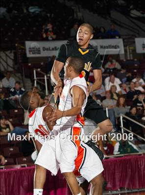 Thumbnail 1 in DeLaSalle vs. St. Pius X (Houston vs the Nation Tournament) photogallery.
