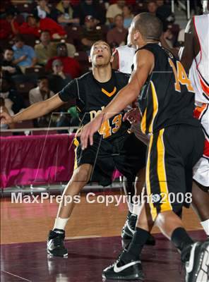Thumbnail 2 in DeLaSalle vs. St. Pius X (Houston vs the Nation Tournament) photogallery.