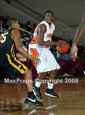 Thumbnail 2 in DeLaSalle vs. St. Pius X (Houston vs the Nation Tournament) photogallery.