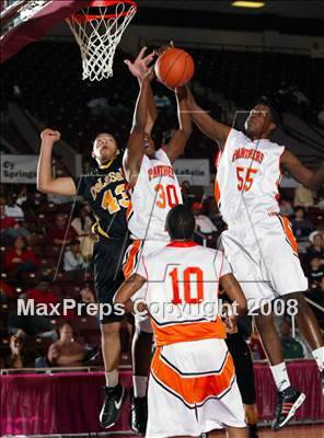 Thumbnail 2 in DeLaSalle vs. St. Pius X (Houston vs the Nation Tournament) photogallery.