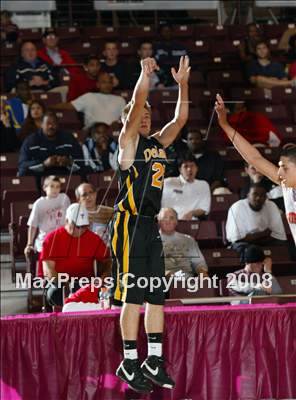 Thumbnail 2 in DeLaSalle vs. St. Pius X (Houston vs the Nation Tournament) photogallery.